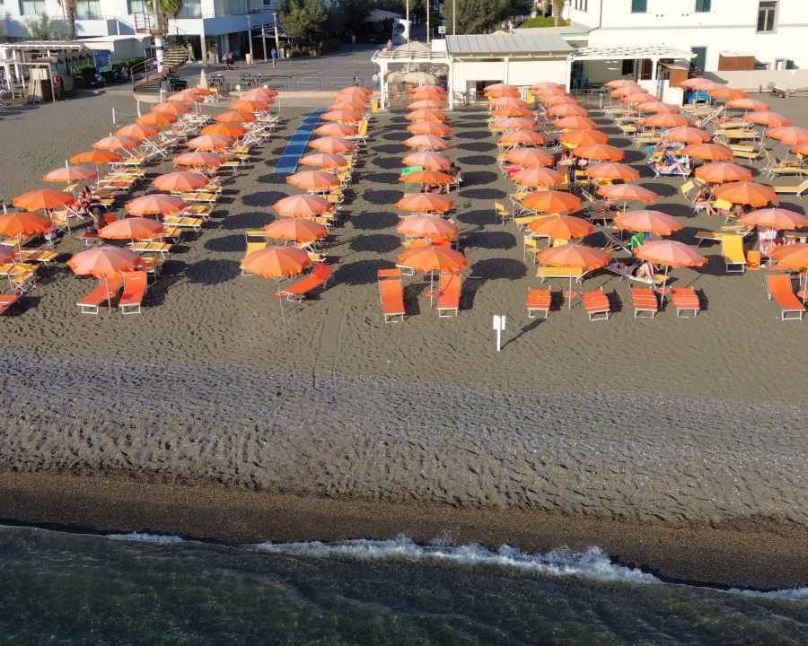 Bagno Girasole Cecina